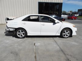 2014 TOYOTA CAMRY SE WHITE 2.5 AT Z20024